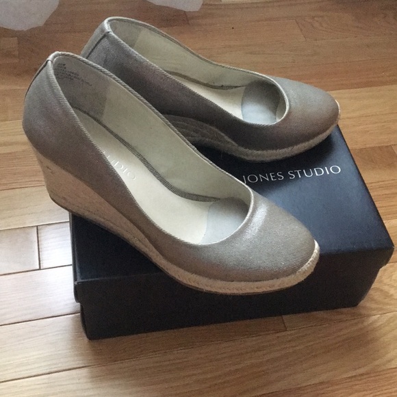 Jones Studio Wedges - Picture 2 of 3